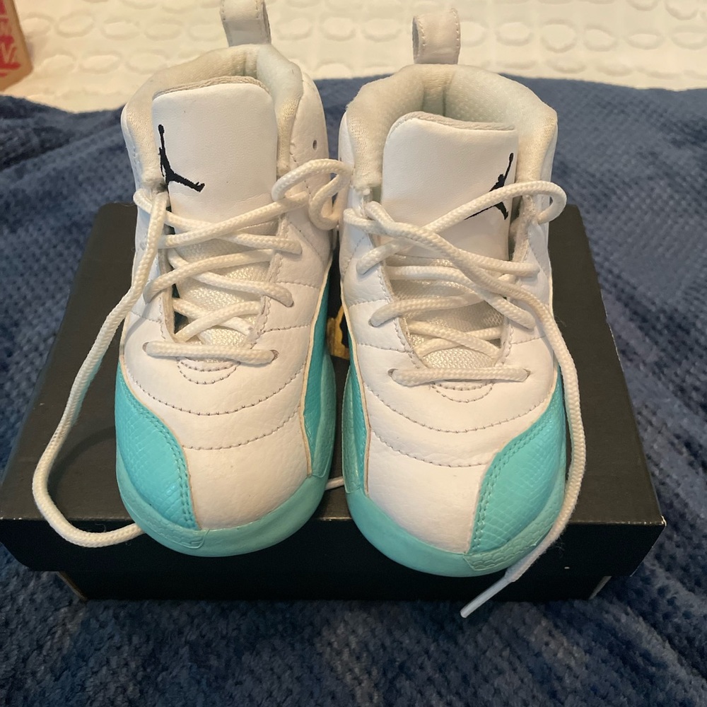 Kids Jordan 12 Retro White/Black-Light Aqua size 9c